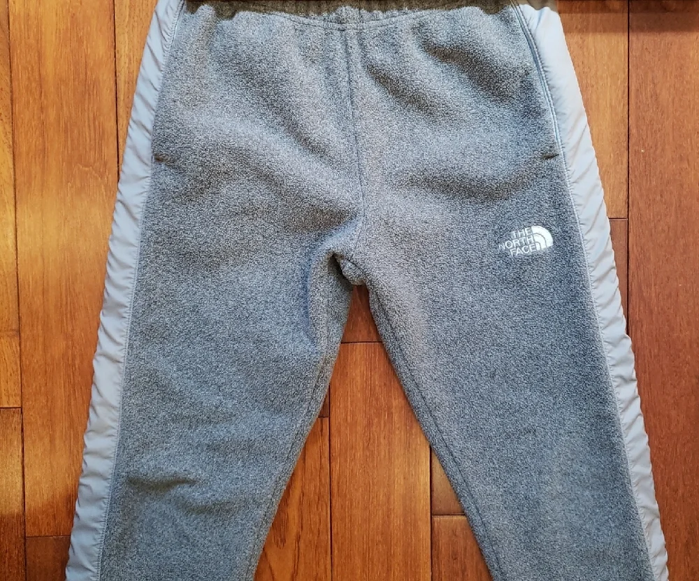 North Face Boy's Medium Fleece Pants. Gray
